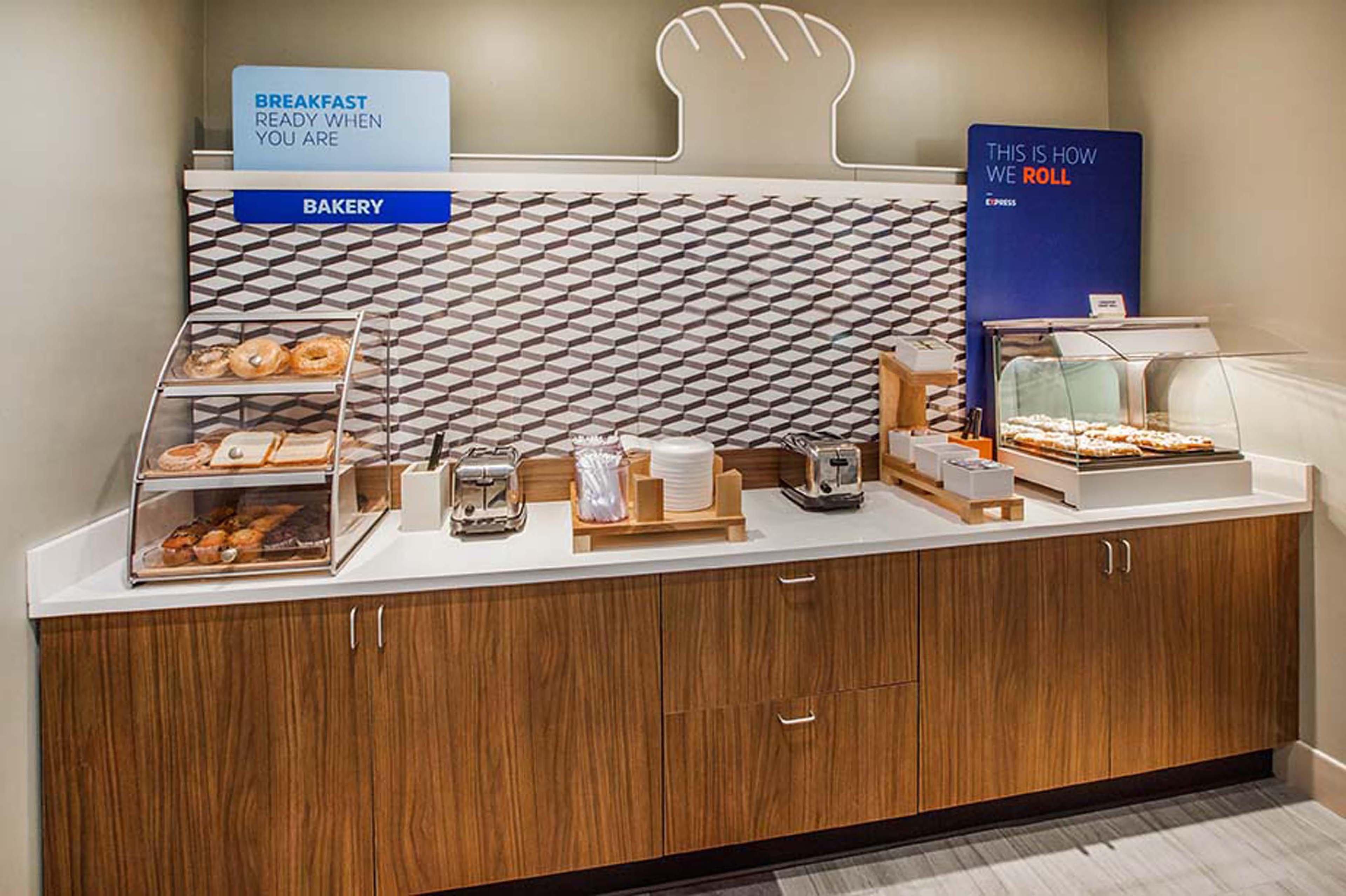 Holiday Inn Express Nashville-Downtown - Broadway By Ihg Exteriör bild