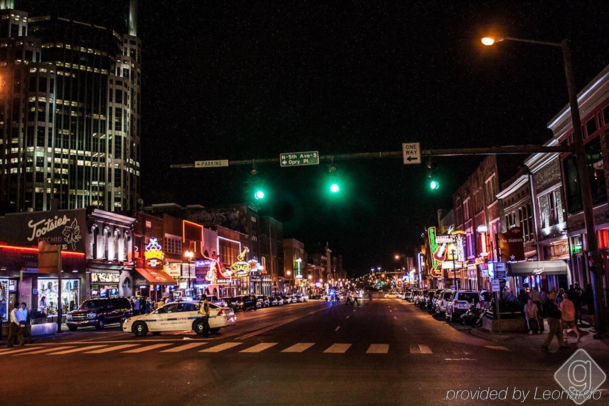 Holiday Inn Express Nashville-Downtown - Broadway By Ihg Exteriör bild